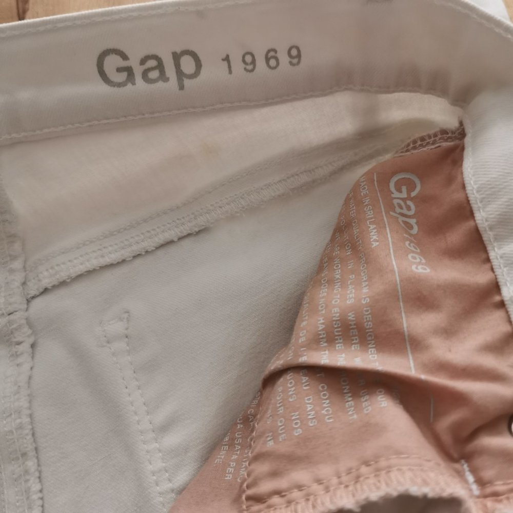 Gap Jeans - Picture 2 of 6